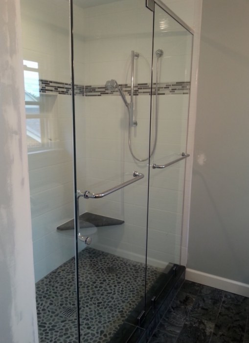 Customized Glass Shower Doors & Bath Tub Enclosures